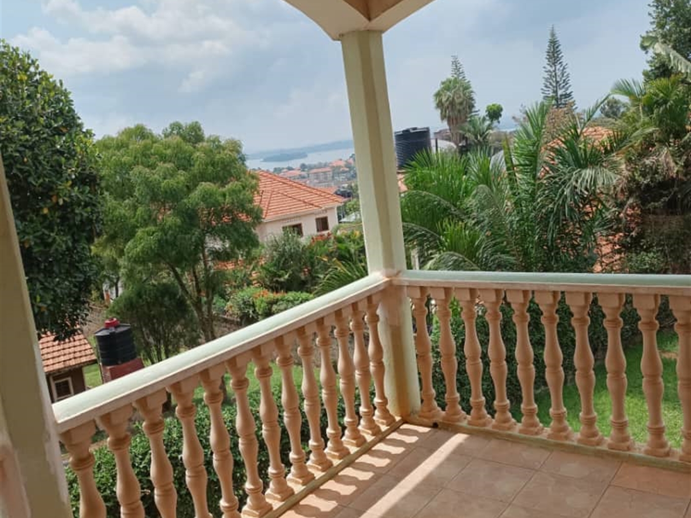 6 bedroom Storeyed house for sale in Bbunga Kampala Uganda
