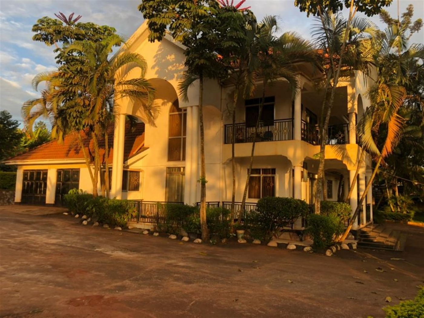 5 bedroom Storeyed house for sale in Wattuba Wakiso Uganda