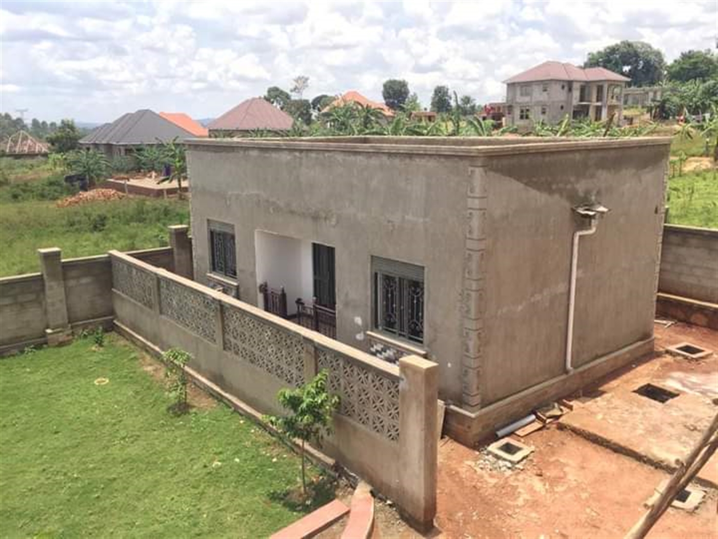 4 bedroom Storeyed house for sale in Ssenge Kayunga Uganda