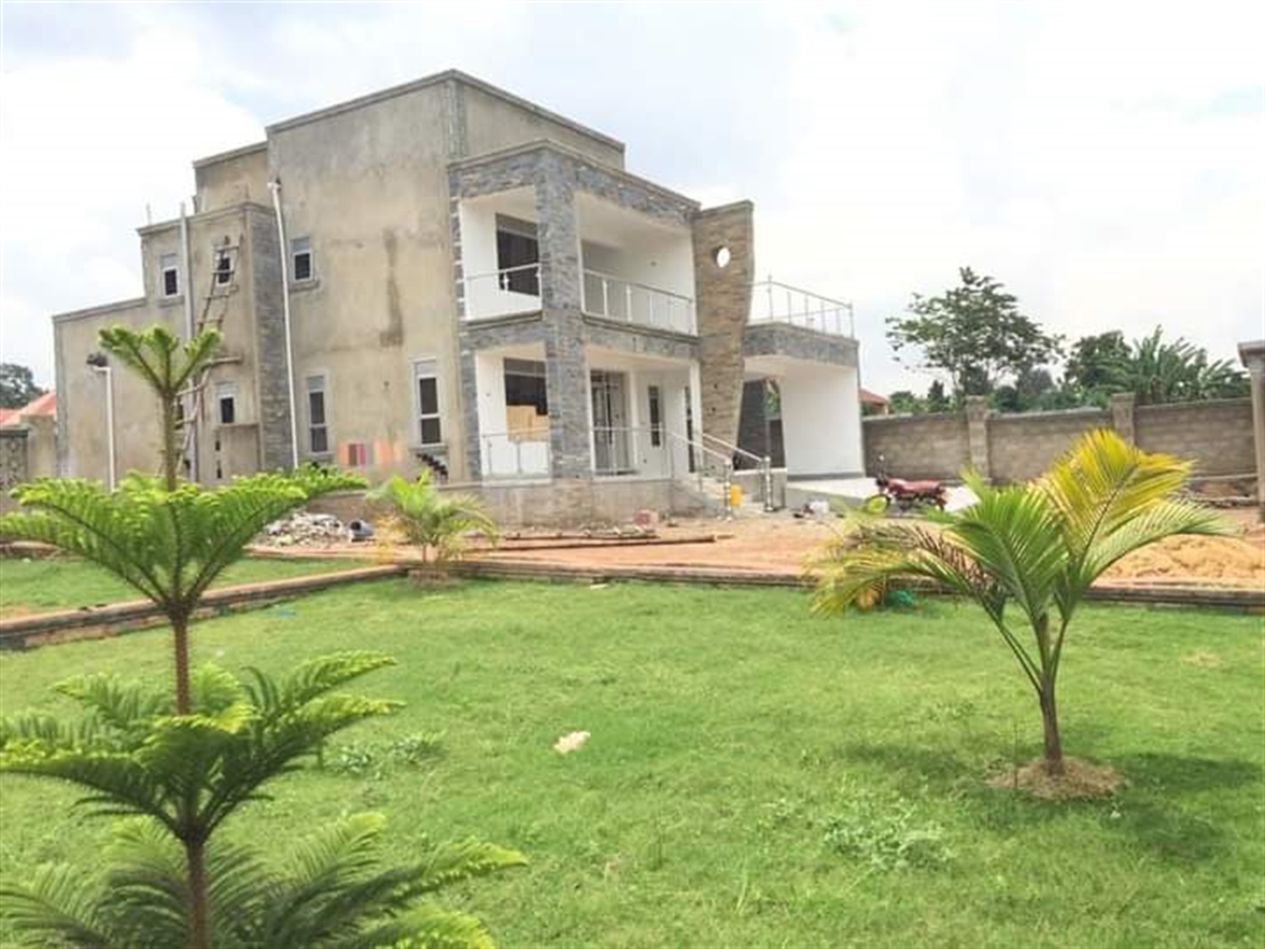 4 bedroom Storeyed house for sale in Ssenge Kayung...
