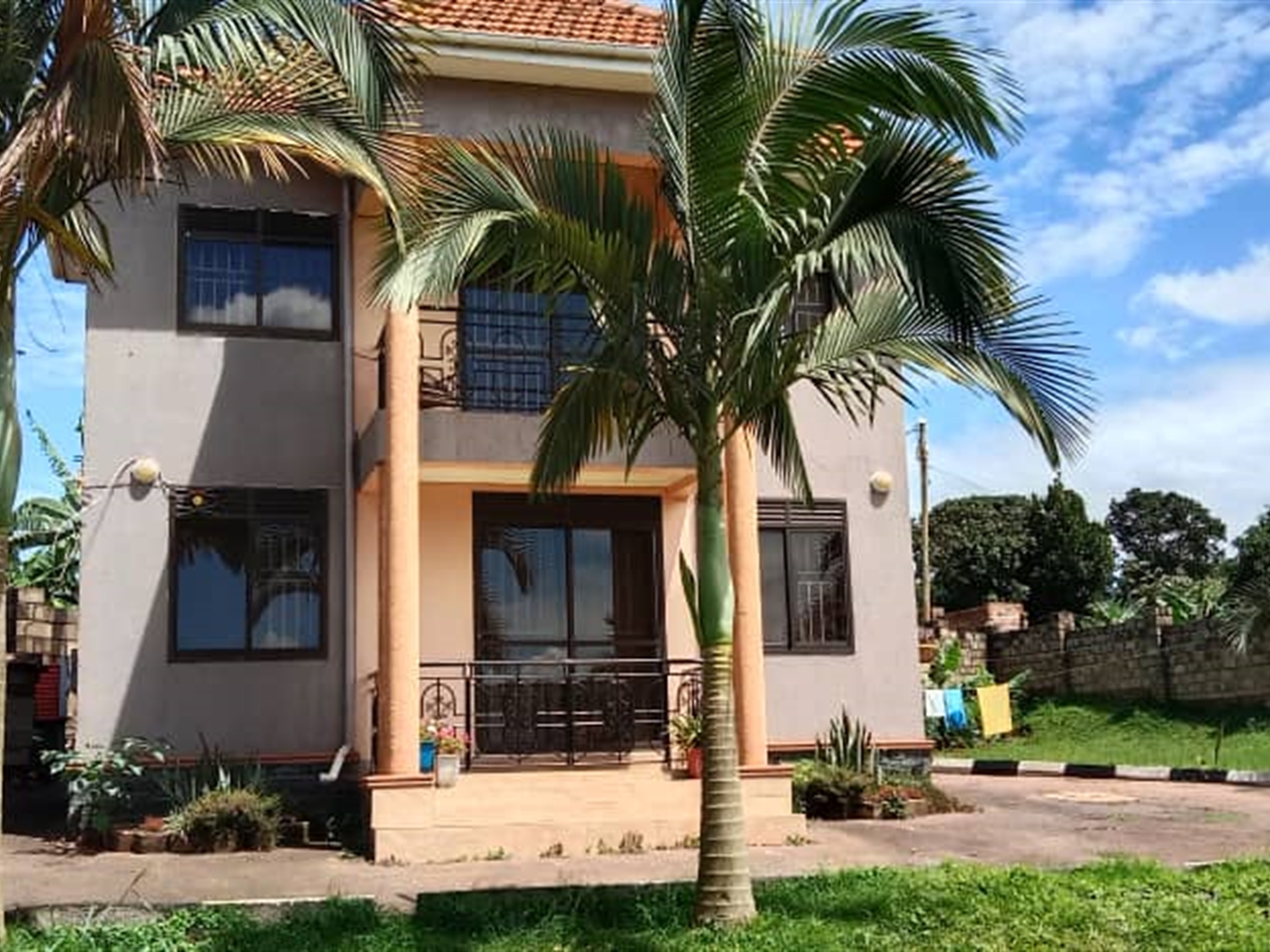 4 bedroom Storeyed house for sale in Ssekiwunga Wakiso Uganda