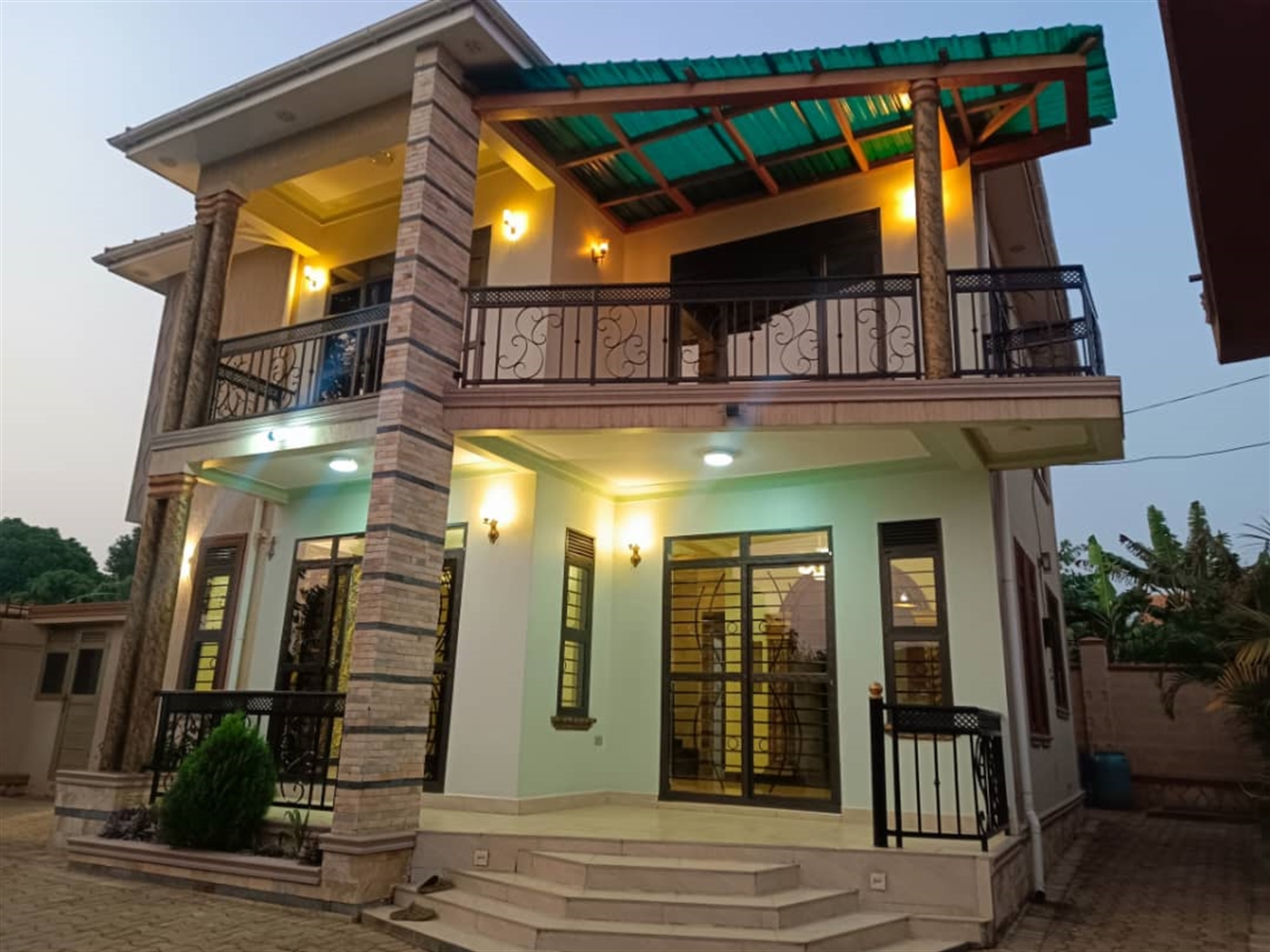 4 bedroom Storeyed house for sale in Ssekiwuga Wakiso Uganda