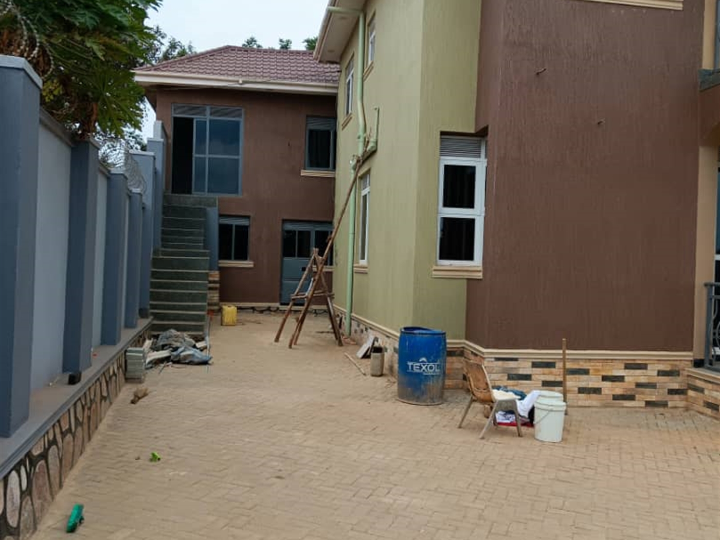 3 bedroom Storeyed house for sale in Bweyakajjansi Wakiso Uganda