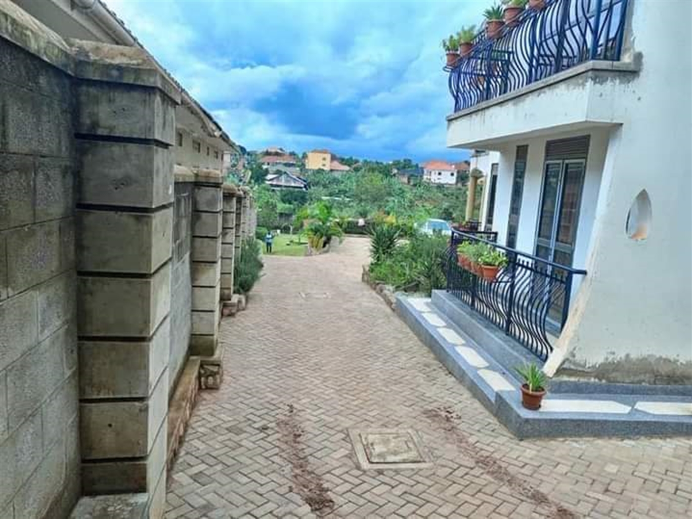 5 bedroom Storeyed house for sale in Gayaza Wakiso Uganda