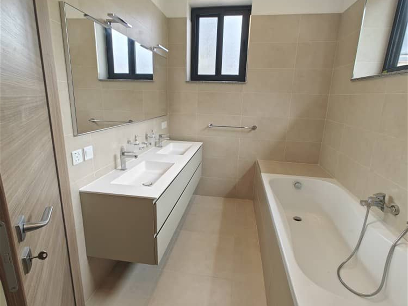 6 bedroom Bungalow for sale in Kololo Kampala Uganda