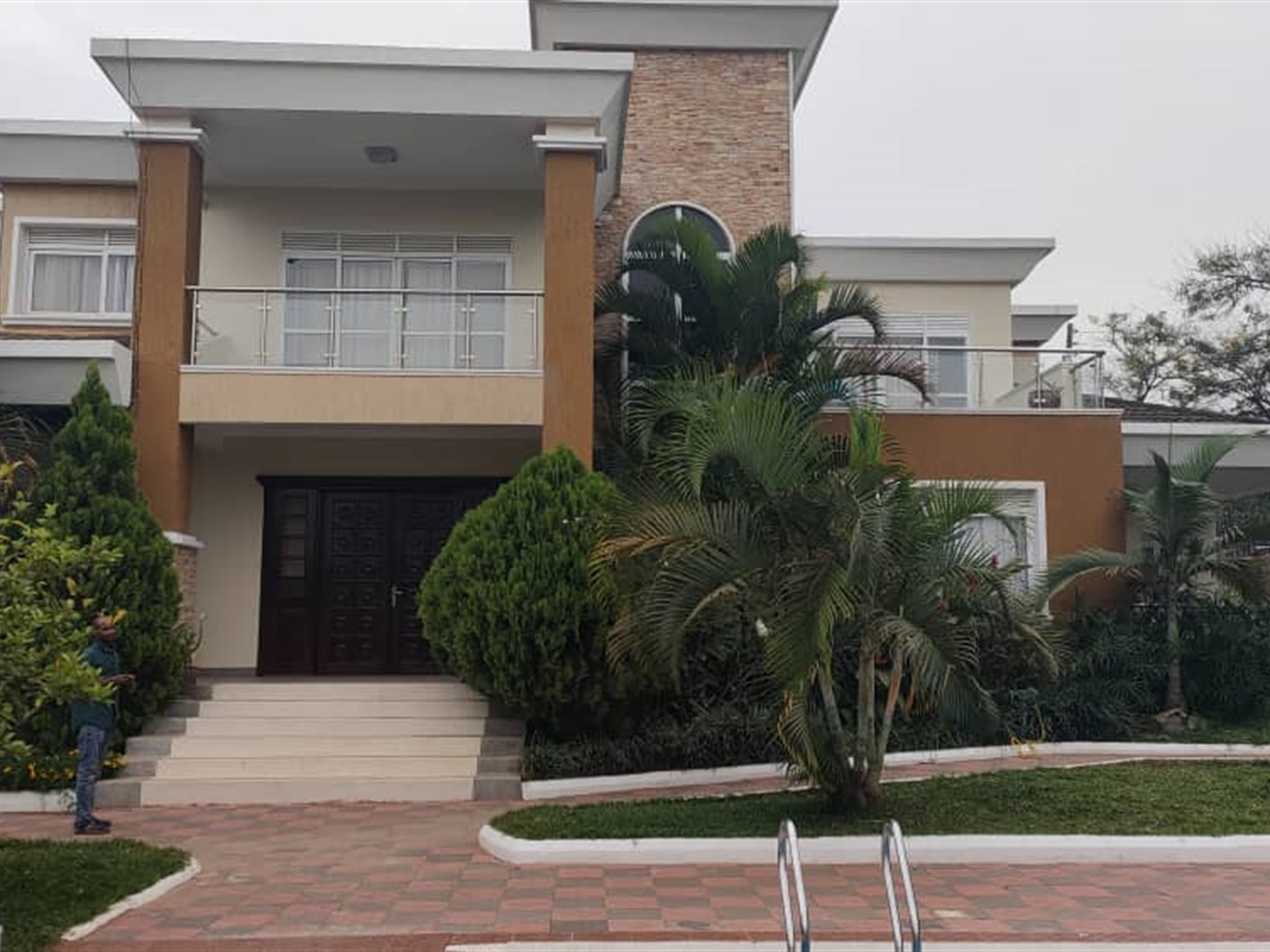 5 bedroom Storeyed house for sale in Kansanga Kamp...