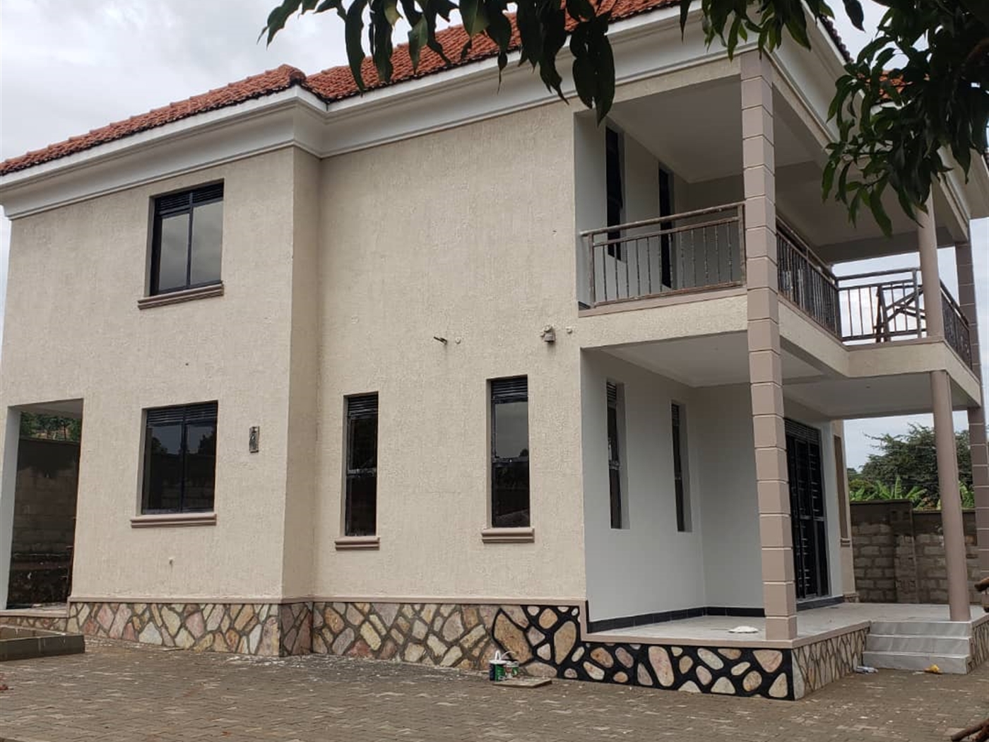 4 bedroom Storeyed house for sale in Kitovu Wakiso Uganda