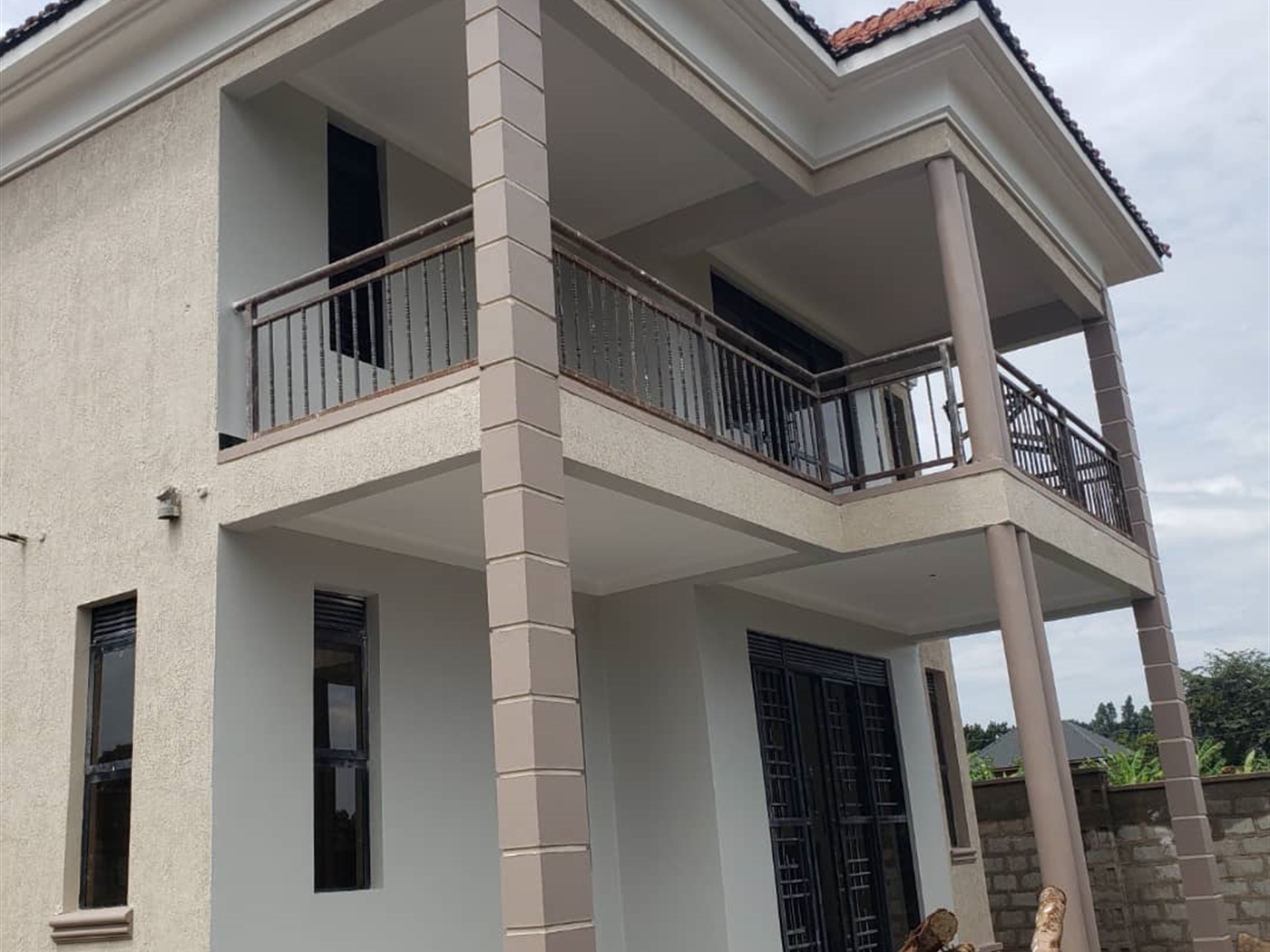 4 bedroom Storeyed house for sale in Kitovu Wakiso Uganda