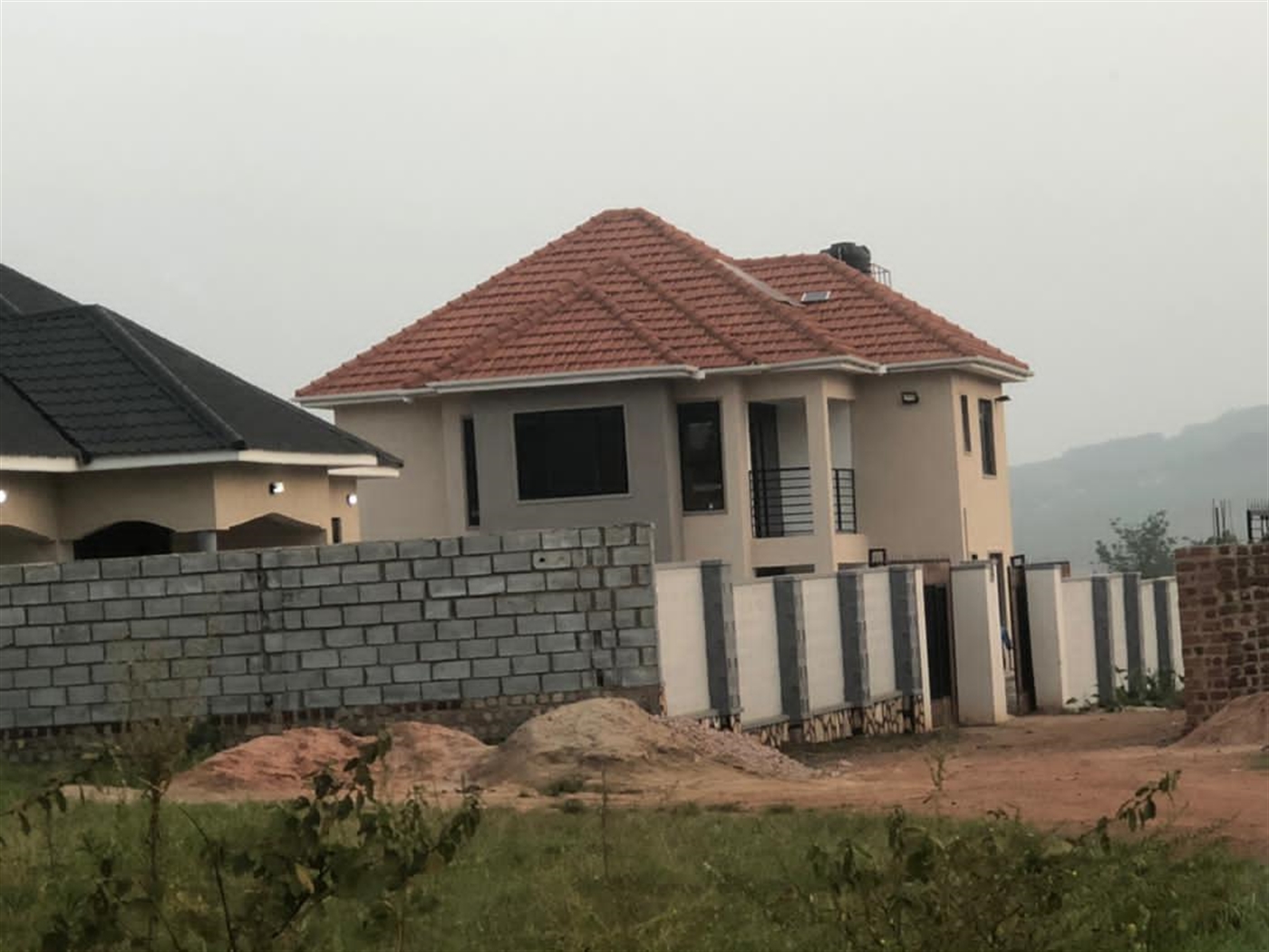 3 bedroom Storeyed house for sale in Kitovu Wakiso...