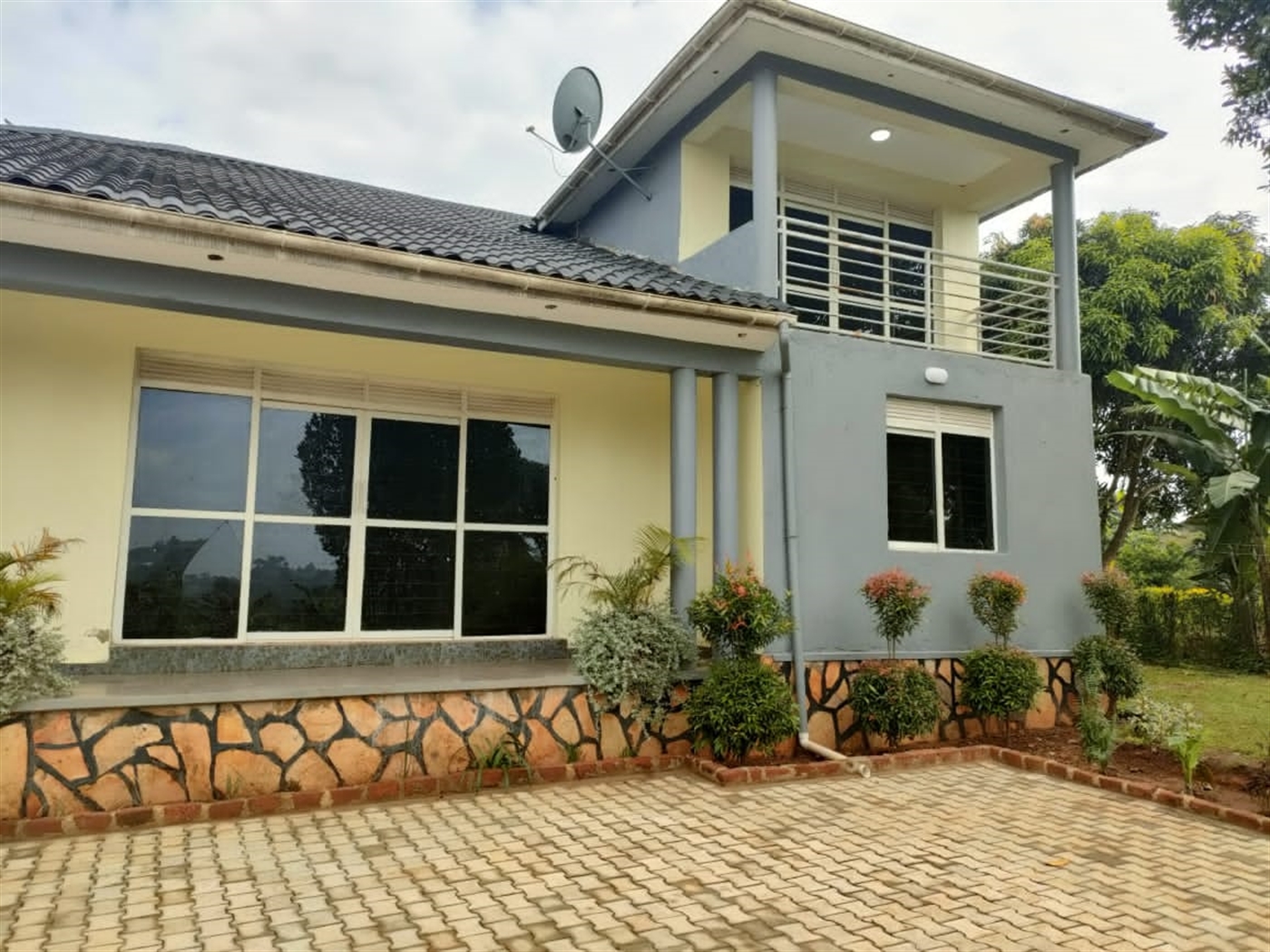 5 bedroom Storeyed house for sale in Katubwe Wakiso Uganda