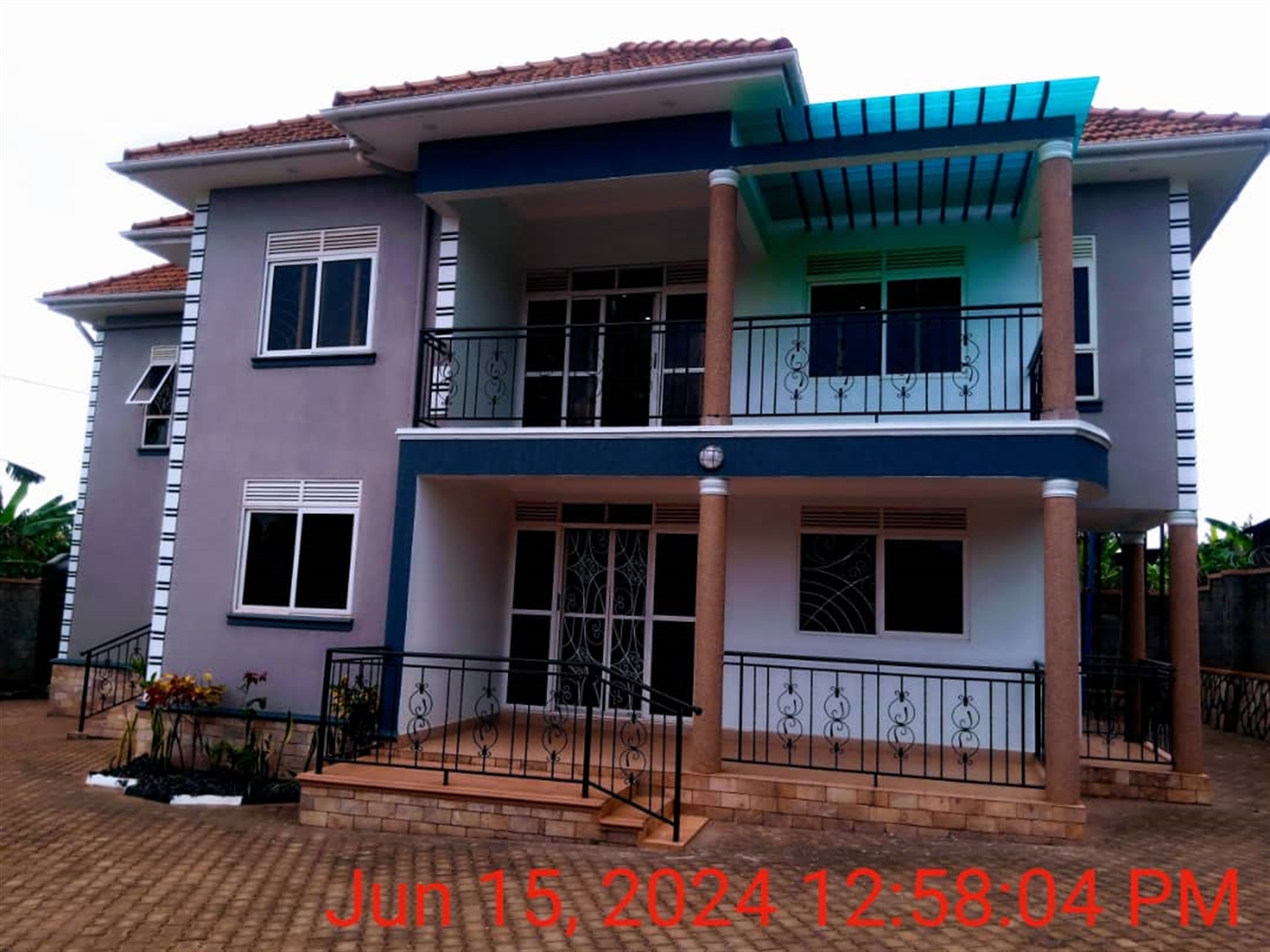 6 bedroom Storeyed house for sale in Kakira Wakiso...