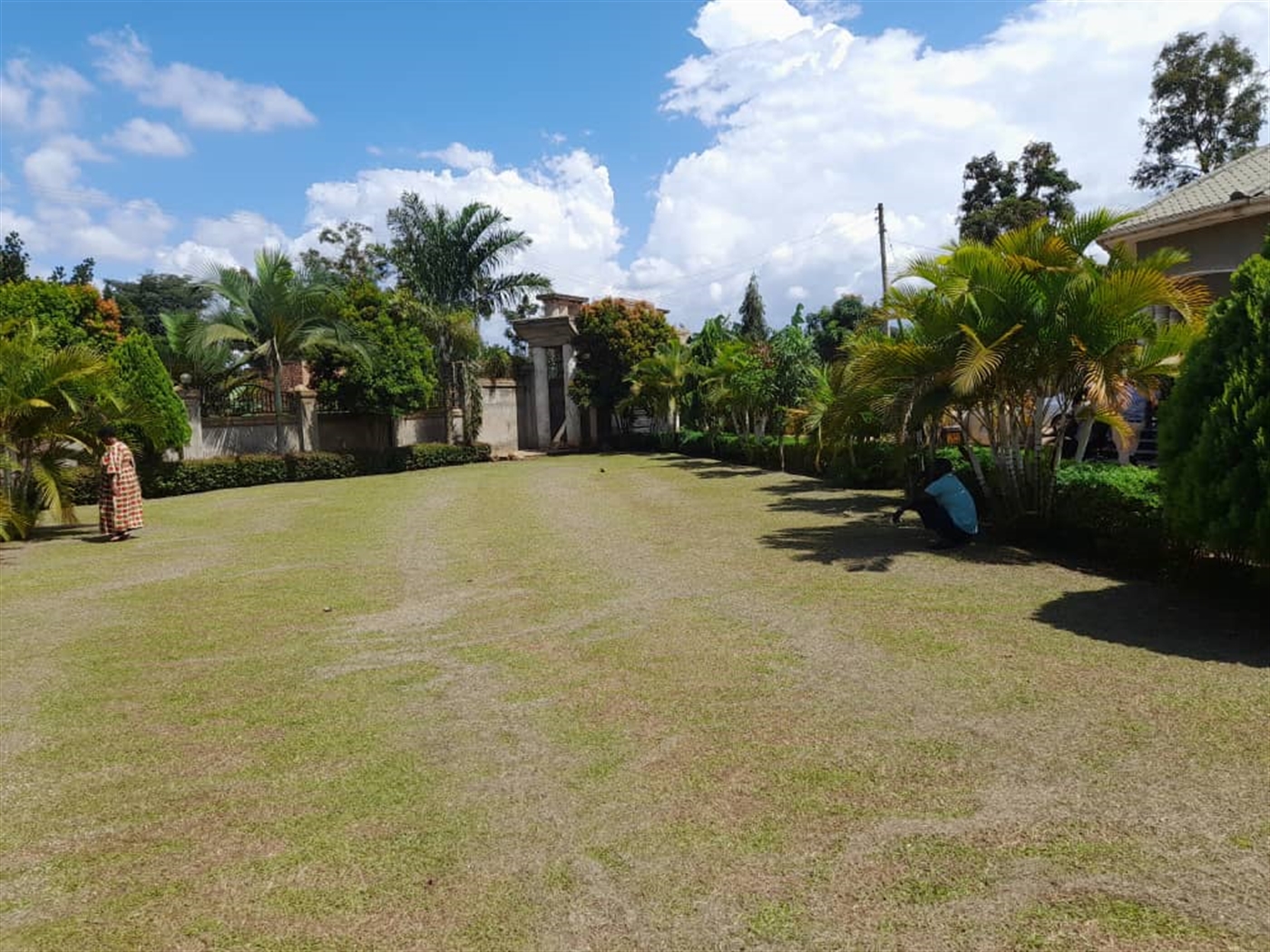 4 bedroom Storeyed house for sale in Kakiri Wakiso Uganda