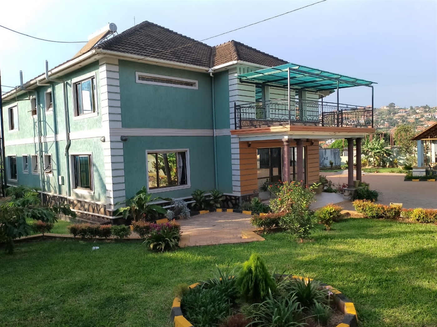 5 bedroom Storeyed house for sale in Bwebajja Wakiso Uganda