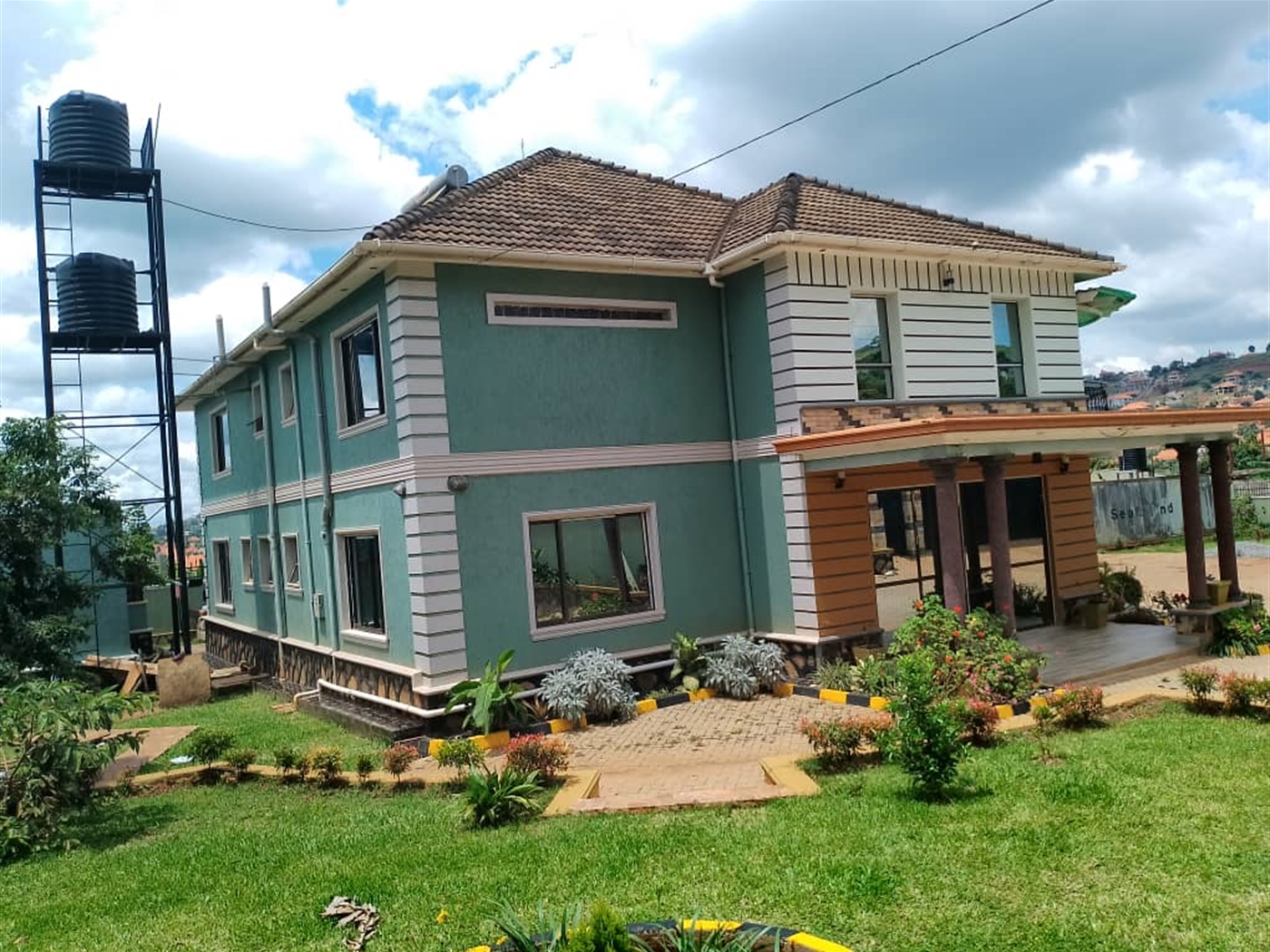 5 bedroom Storeyed house for sale in Bwebajja Wakiso Uganda