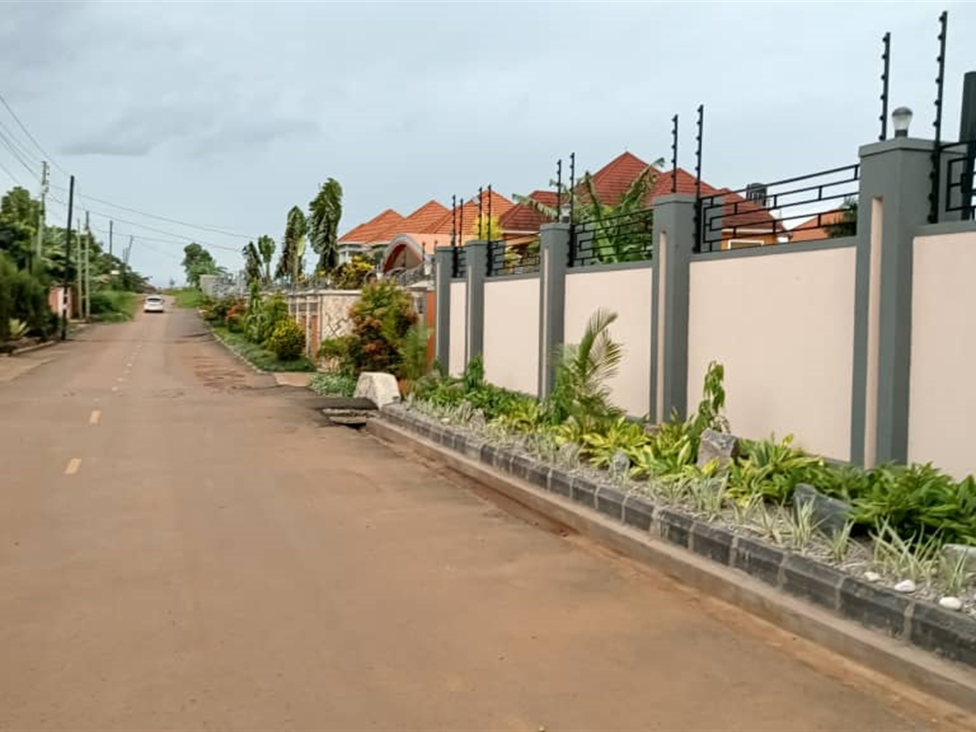 6 bedroom Storeyed house for sale in Bwebajja Wakiso Uganda