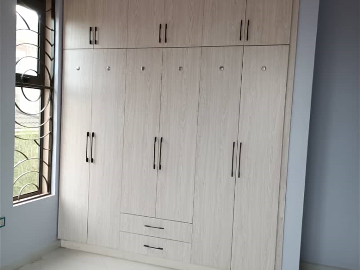 6 bedroom Storeyed house for sale in Bwebajja Wakiso Uganda