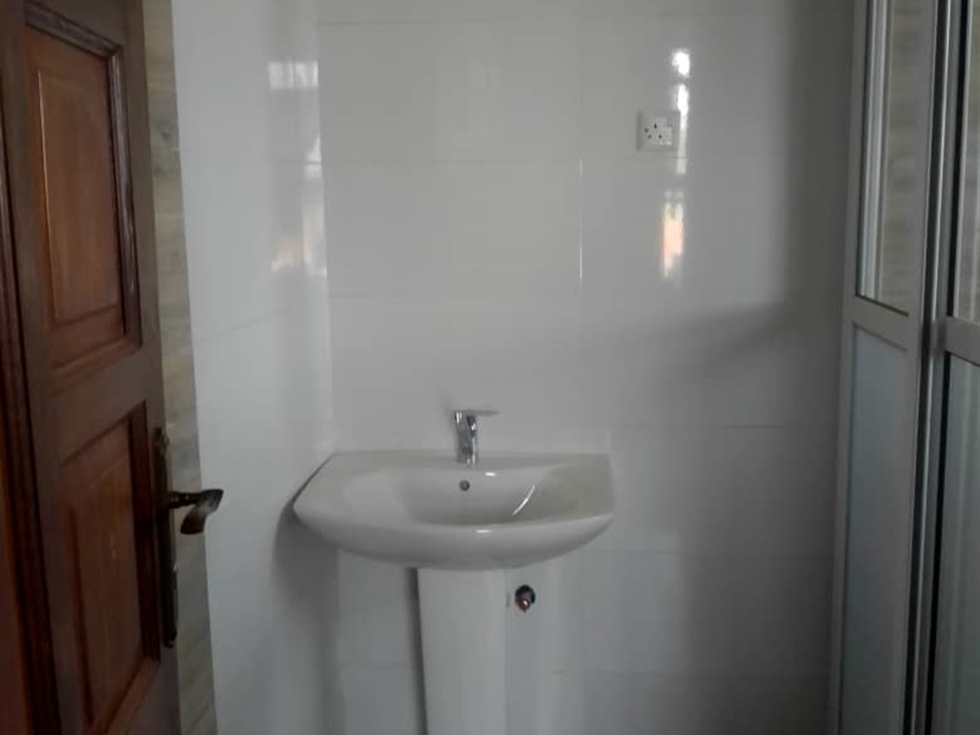 5 bedroom Storeyed house for sale in Kitala Wakiso Uganda