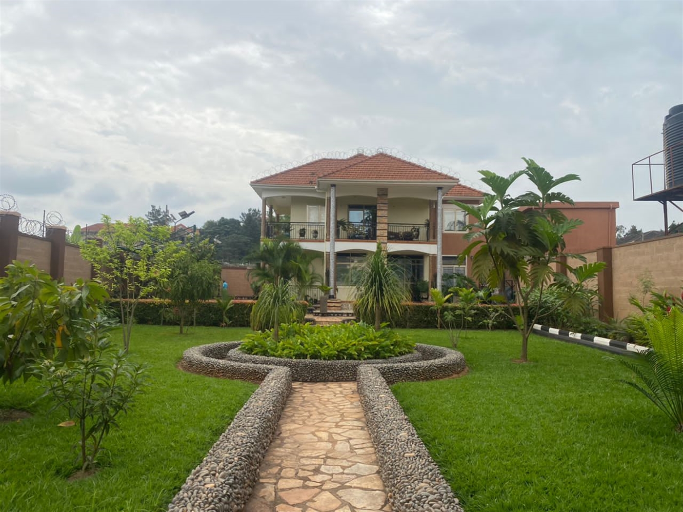 4 bedroom Storeyed house for sale in Kawuku Wakiso Uganda