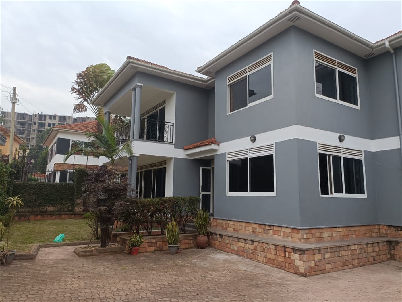 4 bedroom Storeyed house for sale in Naalya Wakiso...