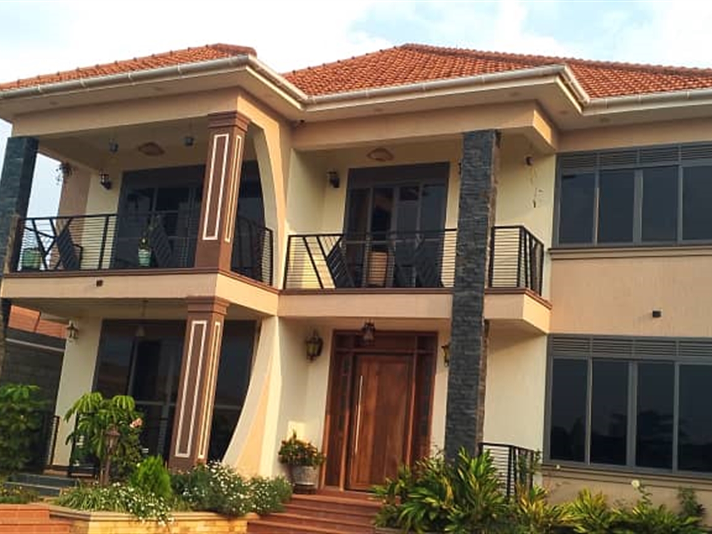 6 bedroom Storeyed house for sale in Nabusugwe Wakiso Uganda