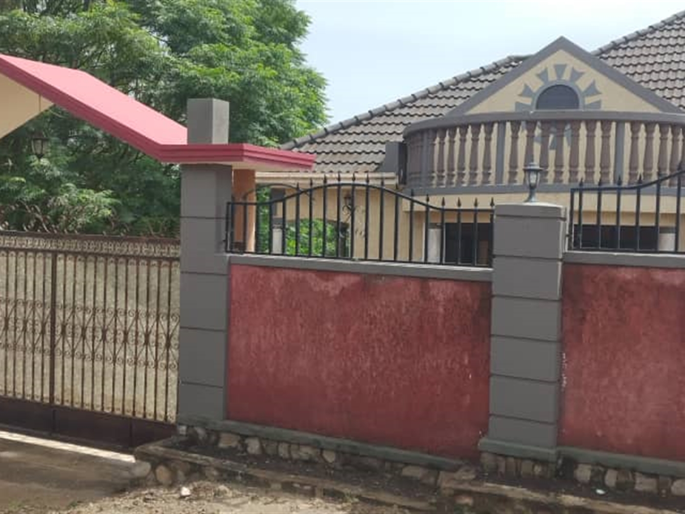 5 bedroom Storeyed house for sale in Sonde Wakiso Uganda