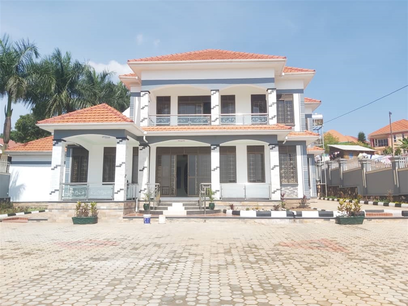 4 bedroom Storeyed house for sale in Kitende Wakis...