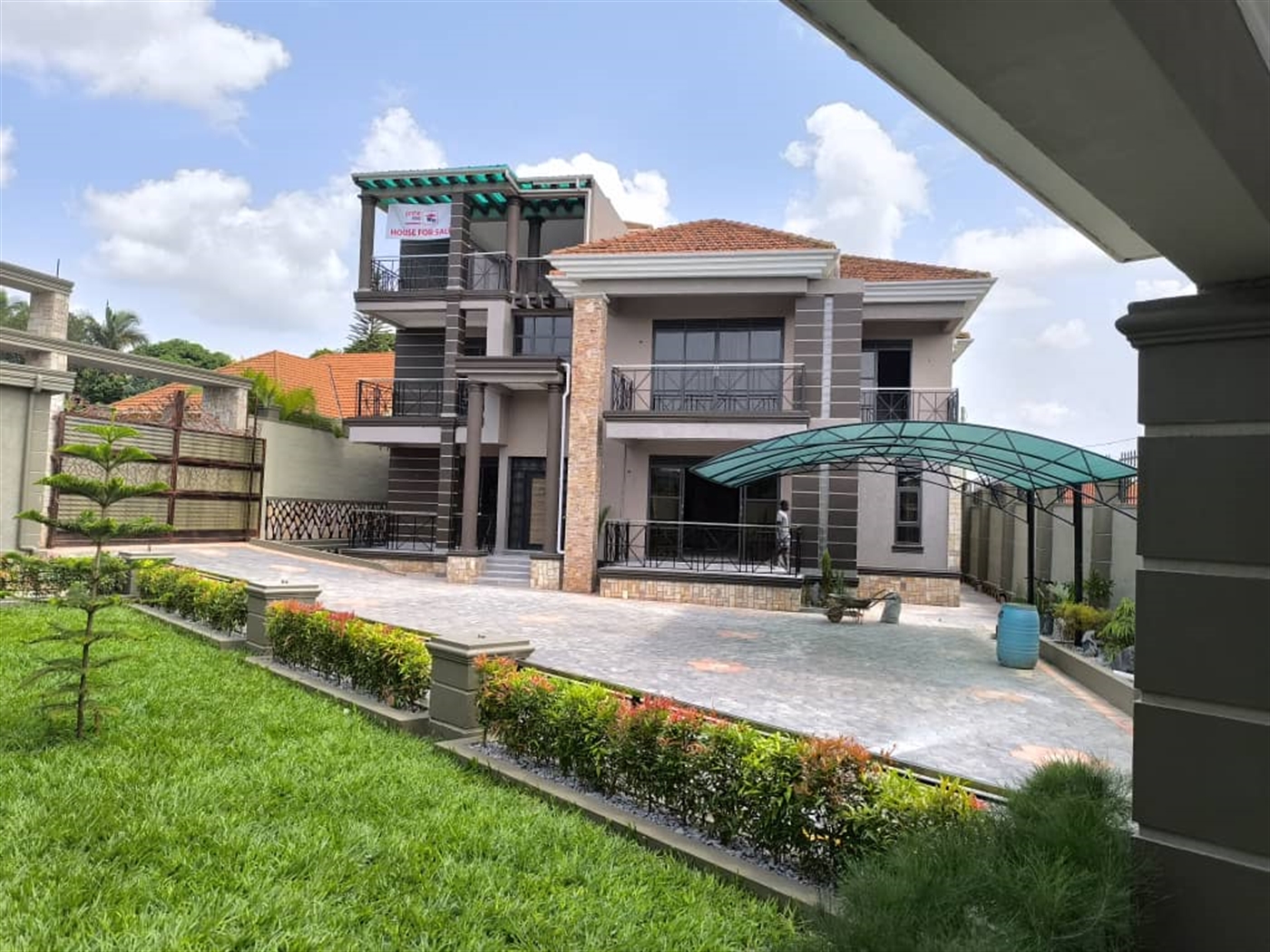 8 bedroom Storeyed house for sale in Kitende Wakiso Uganda