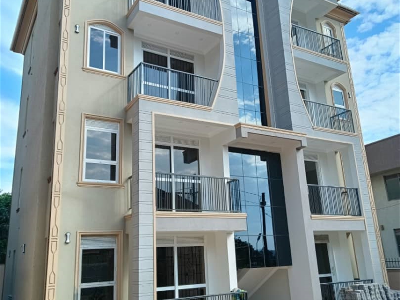 20 bedroom Apartment block for sale in Bbunga Kampala Uganda
