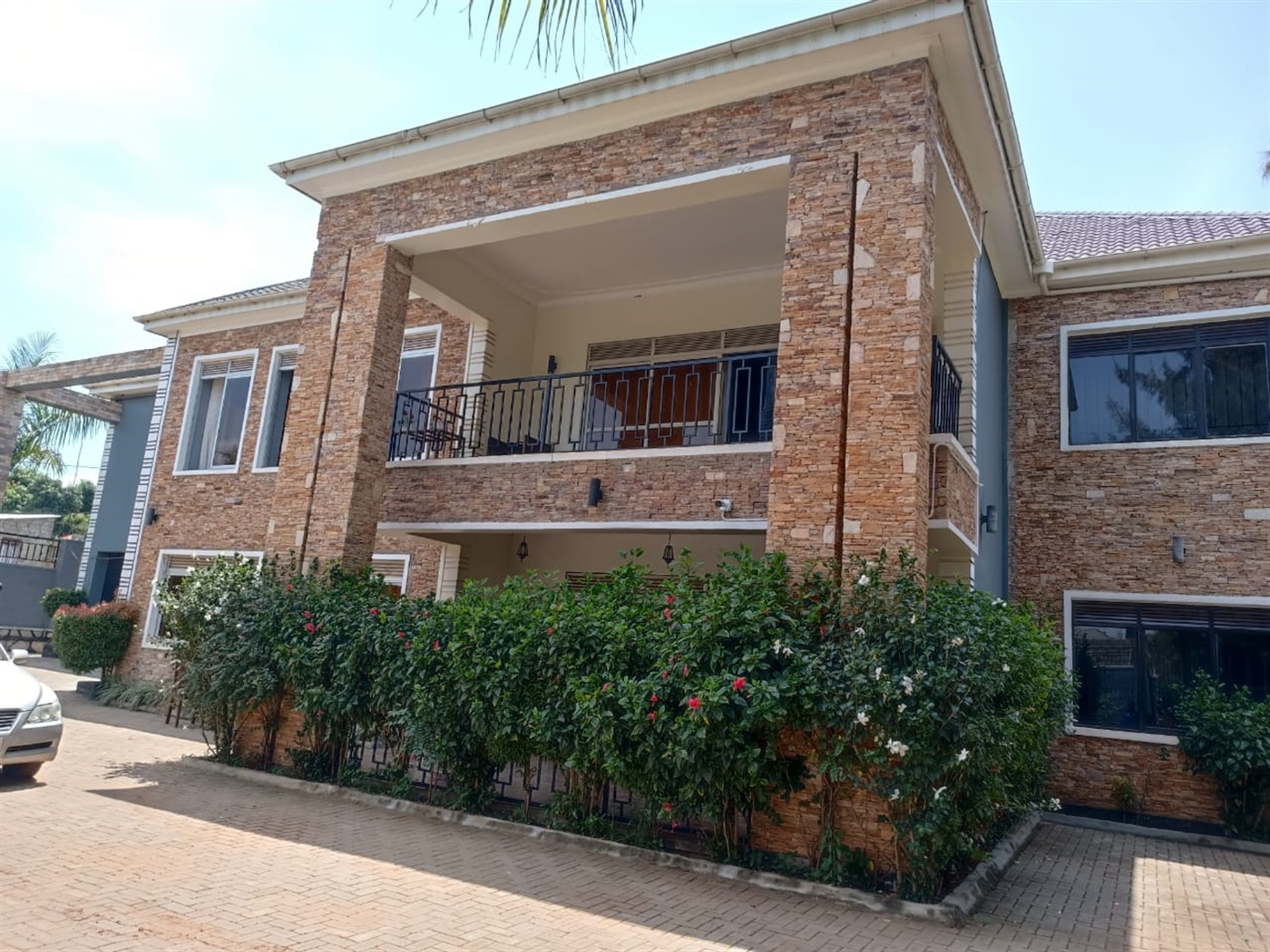 5 bedroom Storeyed house for sale in Kitende Wakiso Uganda