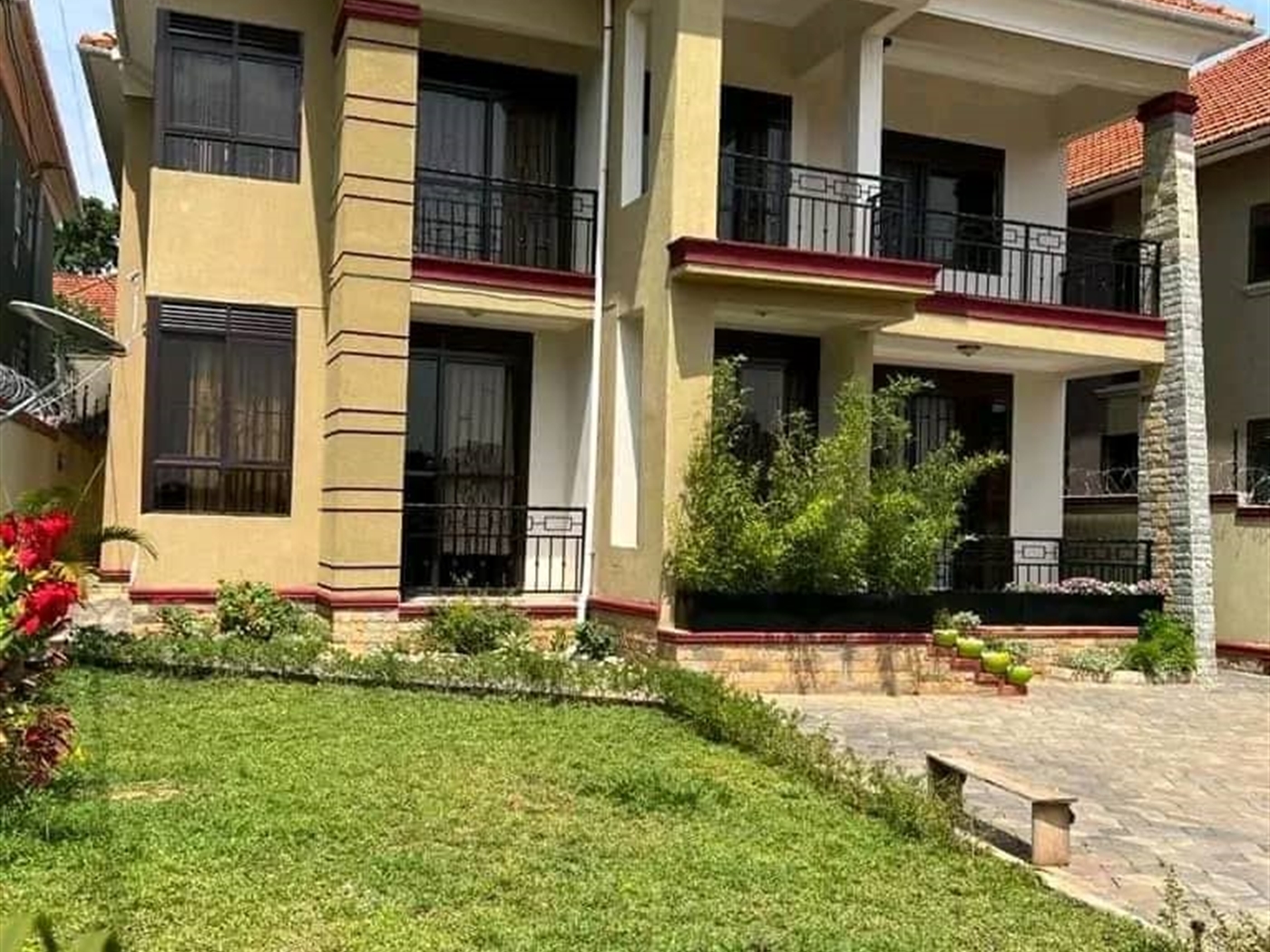 6 bedroom Storeyed house for sale in Kiwaatule Kampala Uganda