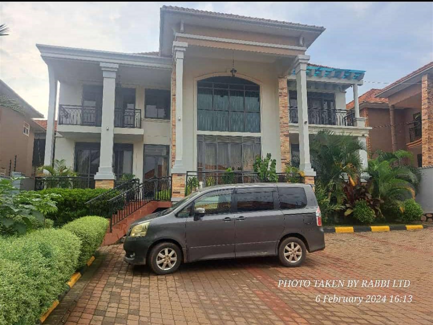 6 bedroom Storeyed house for sale in Kiwaatule Kampala Uganda