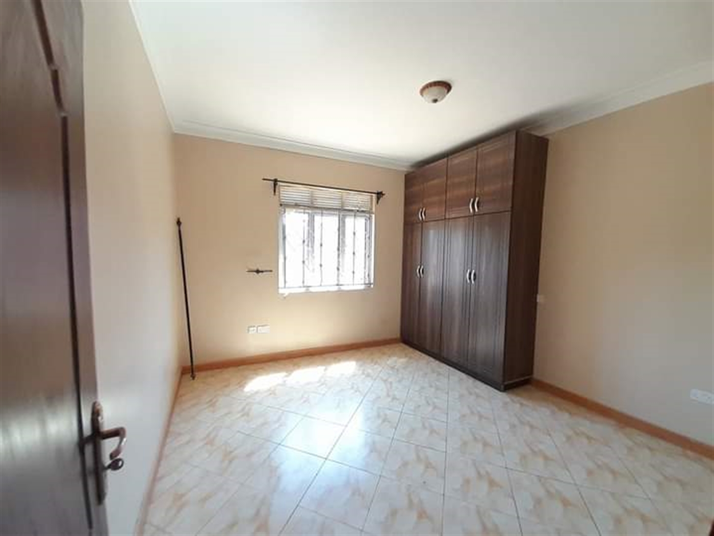 4 bedroom Storeyed house for rent in Muyenga Kampala Uganda