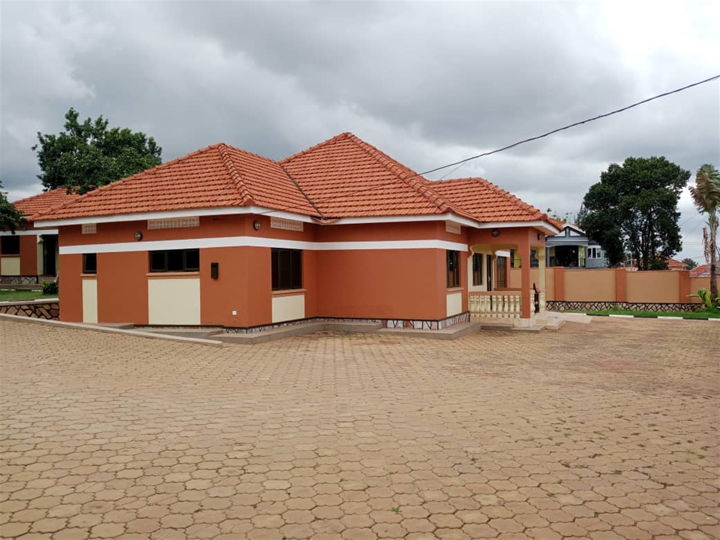 3 bedroom Bungalow for rent in Kiwaatule Kampala U...