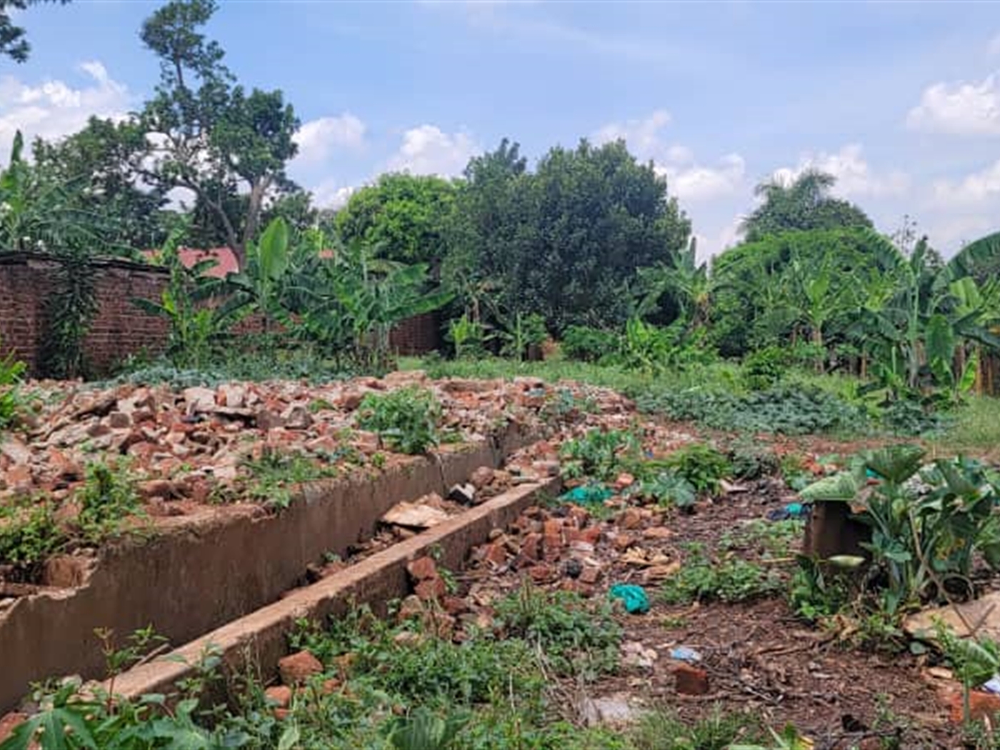 Residential land for sale in Kulambilo Wakiso Uganda