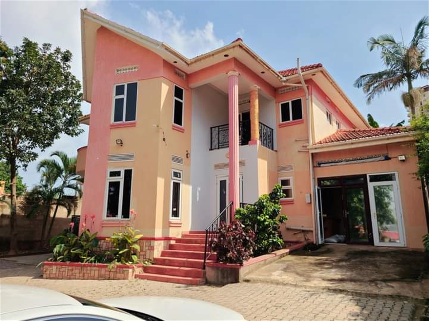  4 bedroom Storeyed house for rent in Muyenga Kamp...