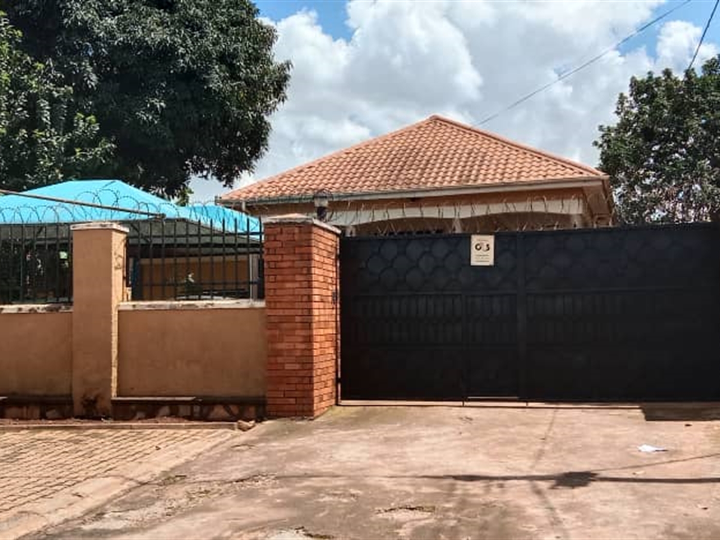  4 bedroom Bungalow for rent in Bukoto Kampala Uganda
