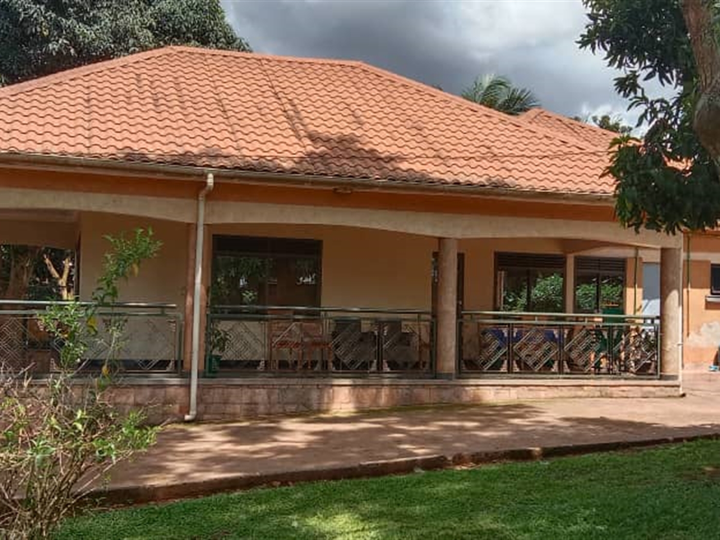  4 bedroom Bungalow for rent in Bukoto Kampala Uga...