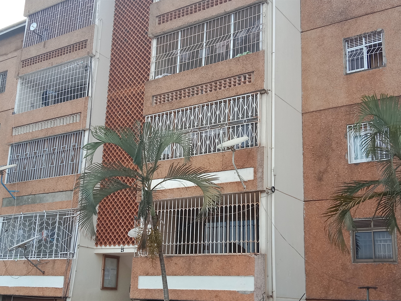 3 bedroom Apartment block for rent in Bugoloobi Ka...