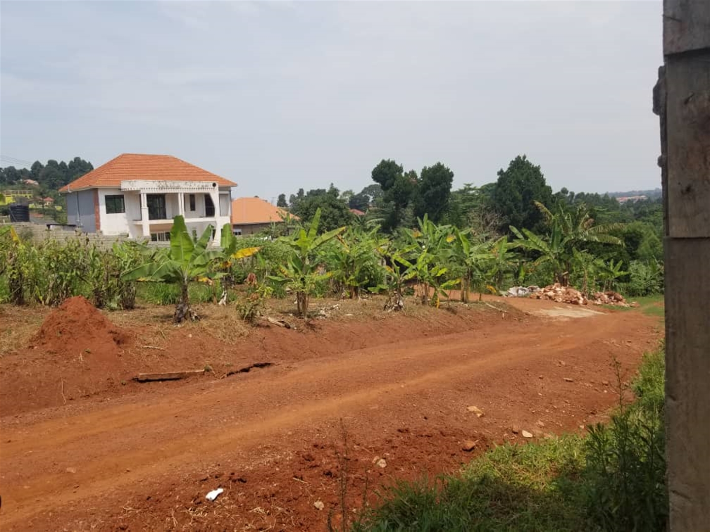 Residential land for sale in Bwebajja Wakiso Ugand...