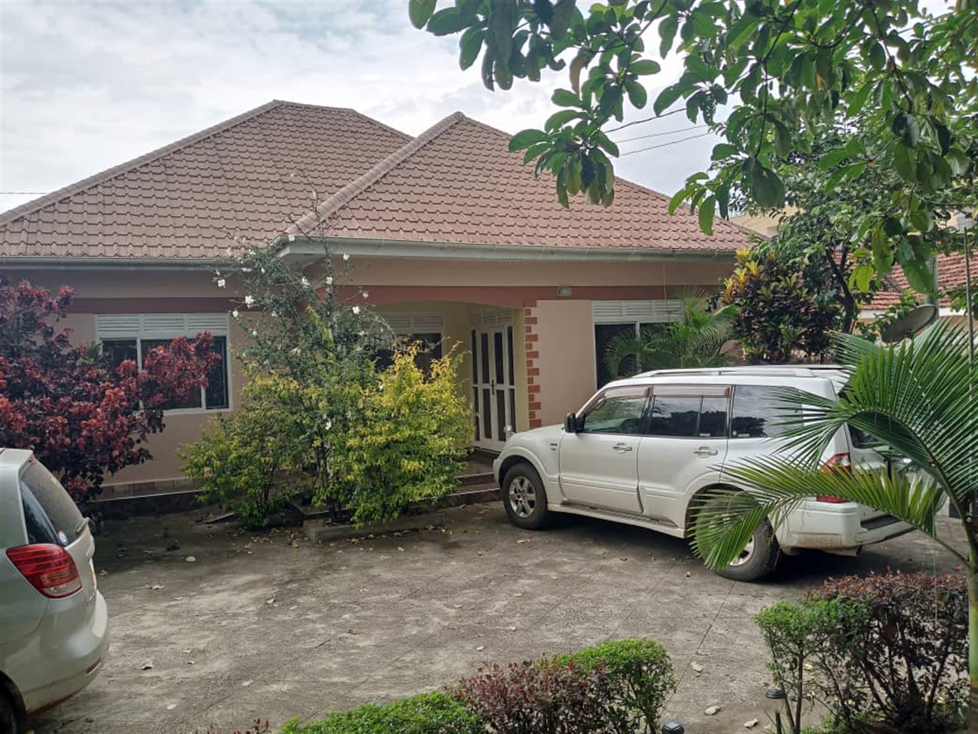 4 bedroom Bungalow for rent in Lubowa Wakiso Ugand...