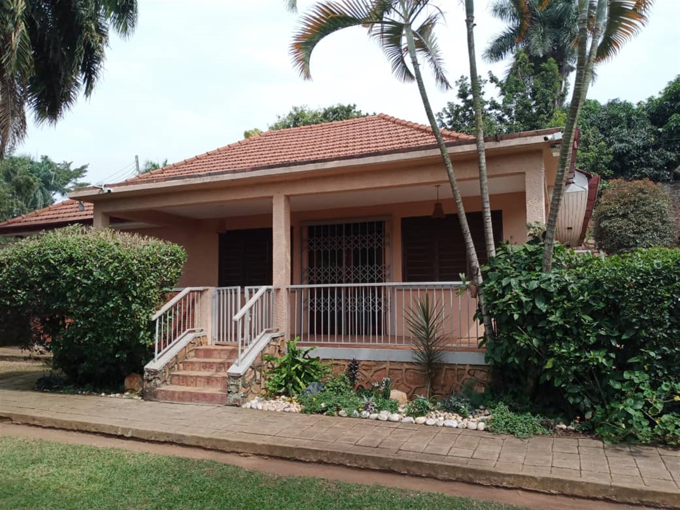 3 bedroom Bungalow for rent in Muyenga Kampala Uganda