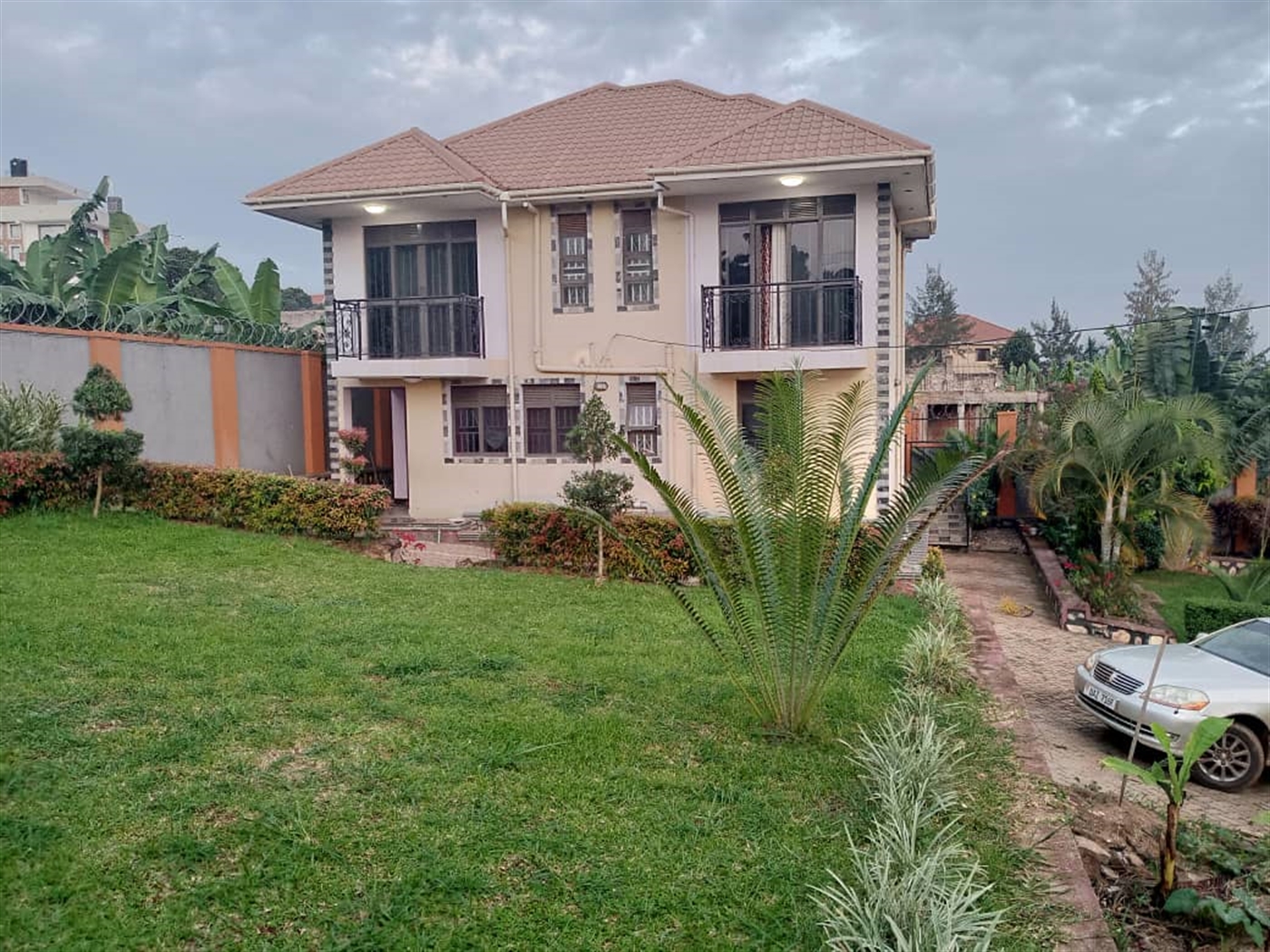 4 bedroom Storeyed house for rent in Lubowa Wakiso Uganda