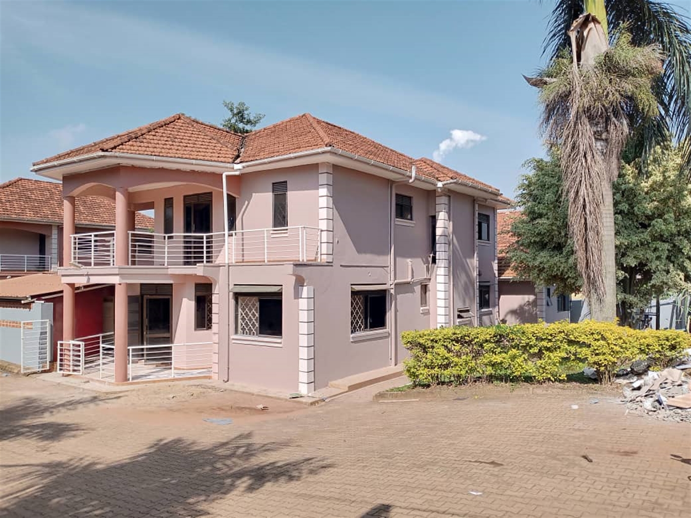  4 bedroom Storeyed house for rent in Ntinda Kampa...